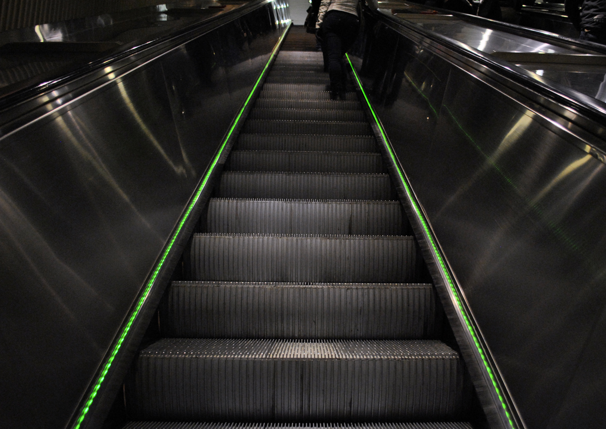 Hgin metro liukuportaat