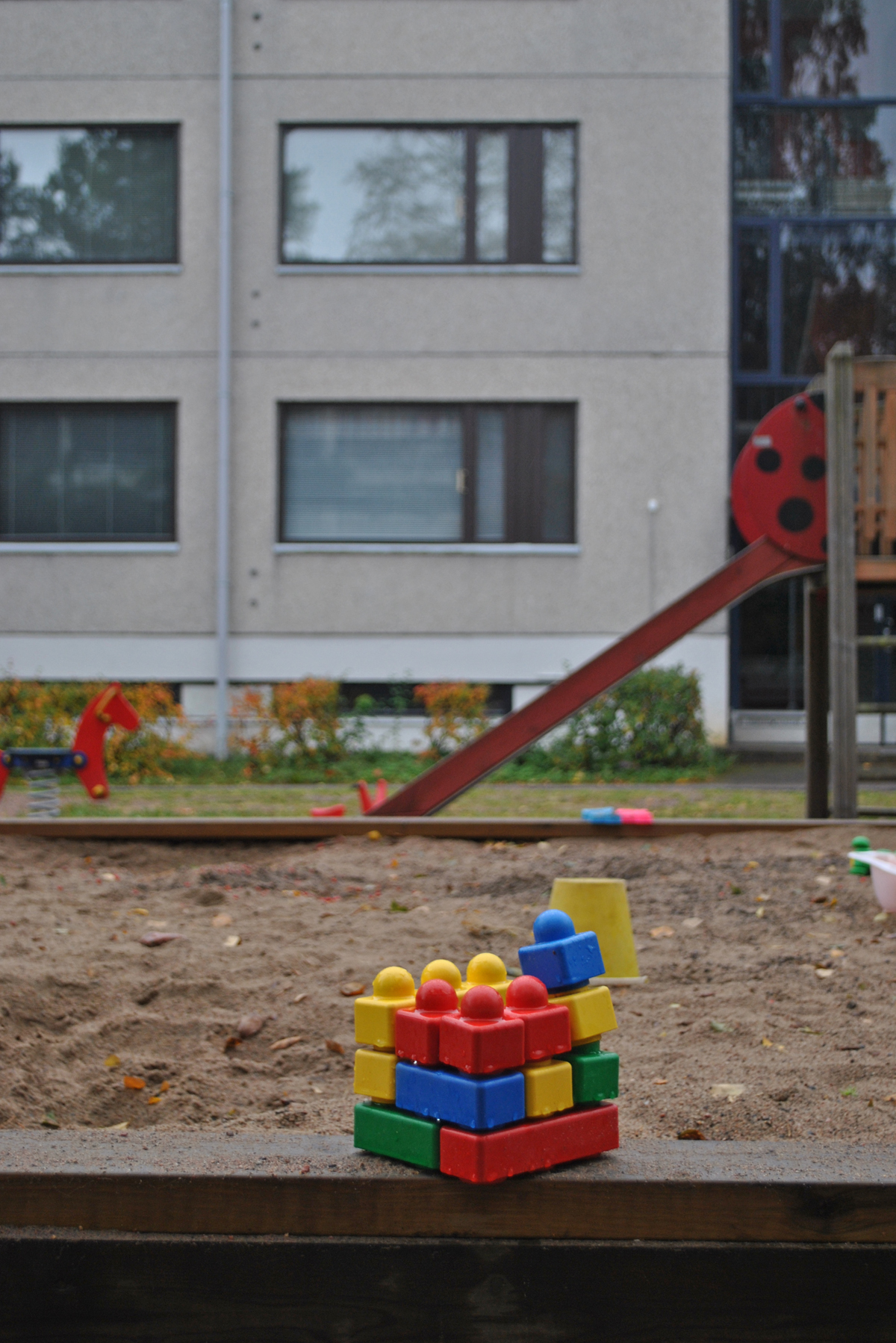 Hiekkalaatikolla Siltamäessä