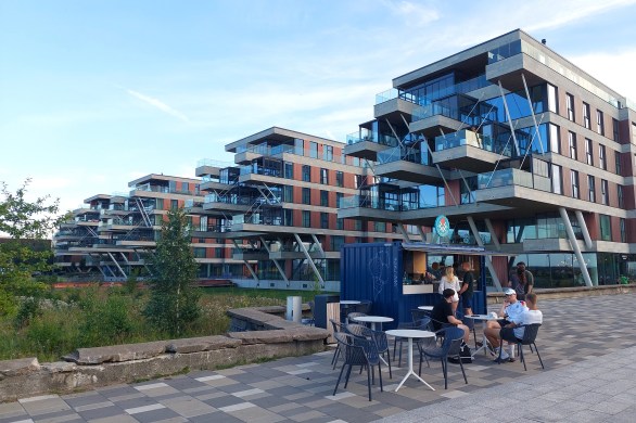 Asuintaloja ja kioskibaari Noblessnerin alueella Tallinnassa.