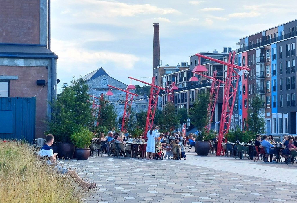 Ravintoloita Noblessnerin alueella Tallinnassa.